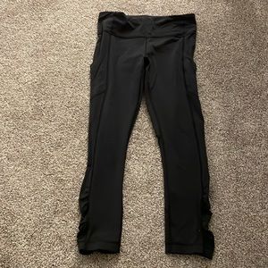 black cropped lululemon leggings size 6